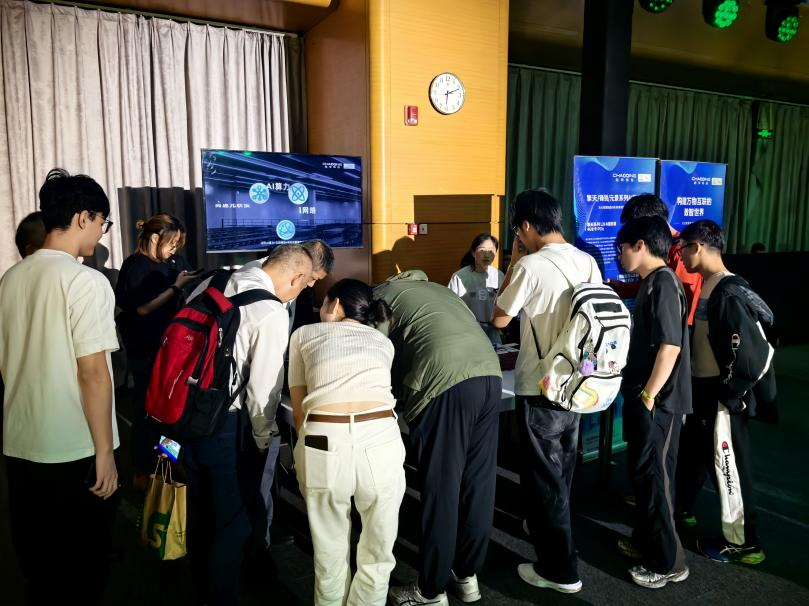 ▲ NVIDIA 中國(guó)開(kāi)發(fā)者之夜超擎數(shù)智展臺(tái)