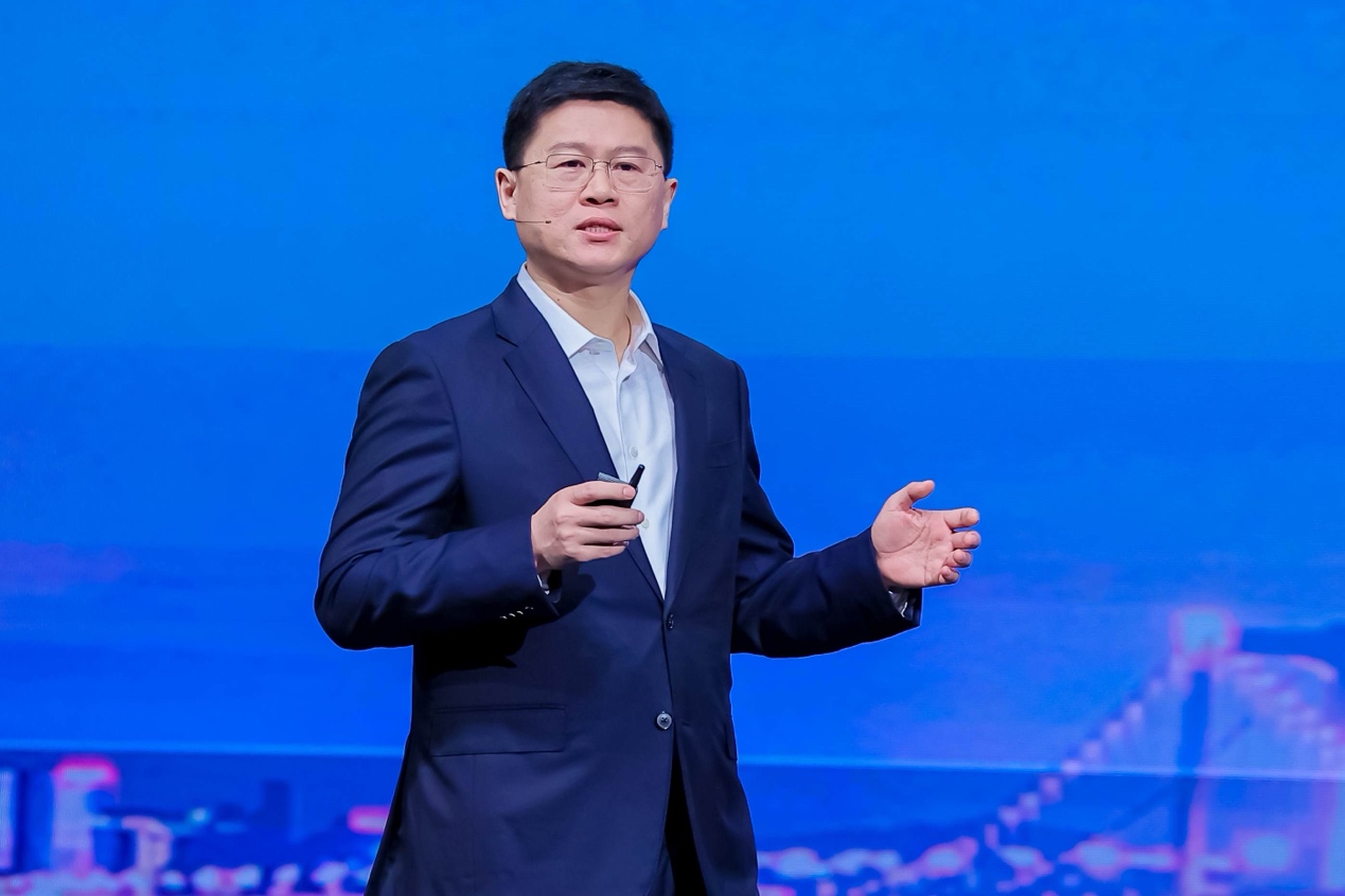 華為高級副總裁、ICT銷售與服務(wù)總裁 李鵬