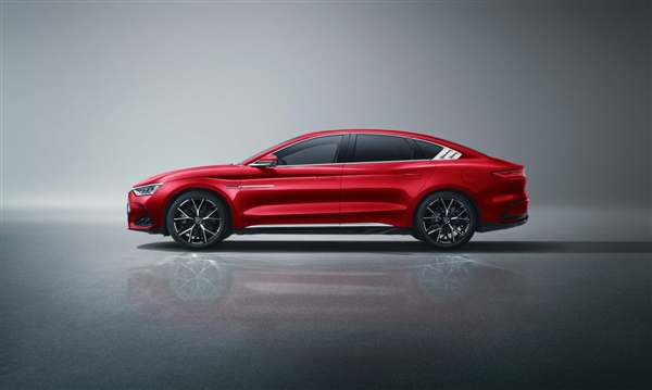 續(xù)航1300km 加速最快3.7秒！比亞迪漢DM-i/P正式上市：21.58萬起