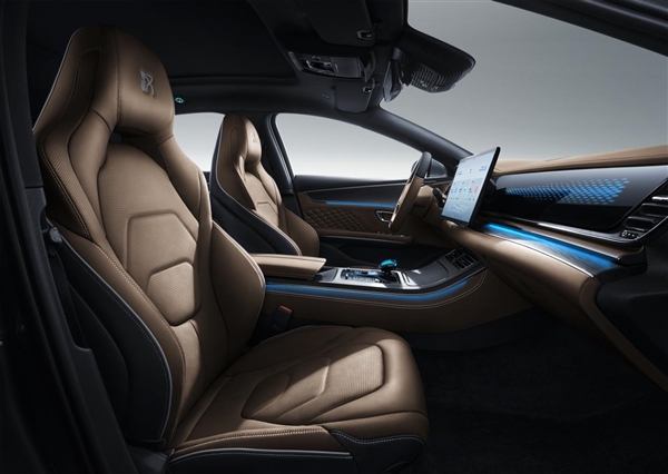 續(xù)航1300km 加速最快3.7秒！比亞迪漢DM-i/P正式上市：21.58萬起